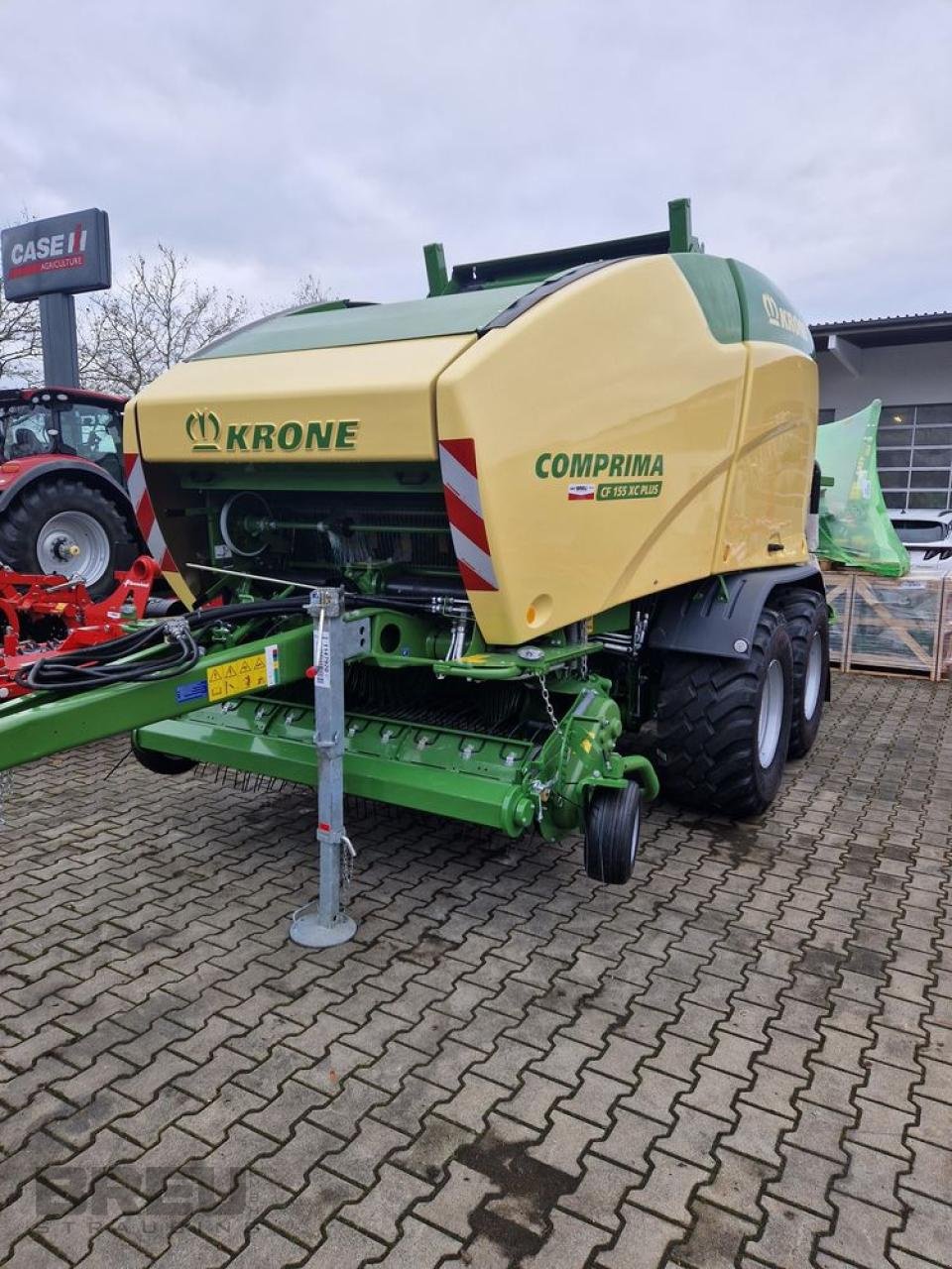 Rundballenpresse a típus Krone Comprima CF 155 XC Plus, Neumaschine ekkor: Straubing (Kép 1)