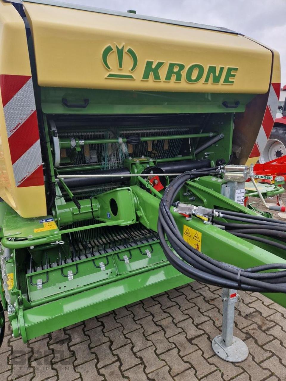 Rundballenpresse a típus Krone Comprima CF 155 XC Plus, Neumaschine ekkor: Straubing (Kép 2)