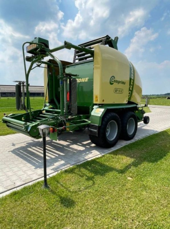 Rundballenpresse of the type Krone Comprima CF 155 XC, Neumaschine in Coevorden (Picture 3)