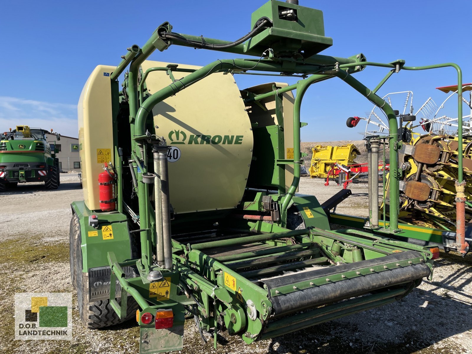 Rundballenpresse del tipo Krone Comprima CF 155 XC, Gebrauchtmaschine en Regensburg (Imagen 4)