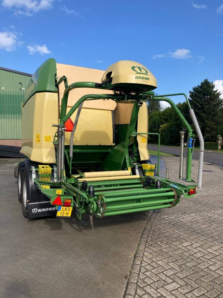 Rundballenpresse del tipo Krone Comprima CF 155 XC, Gebrauchtmaschine en Gorredijk (Imagen 4)