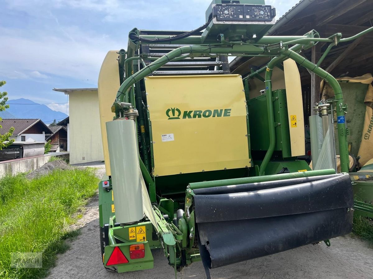 Rundballenpresse del tipo Krone Comprima CF 155 XC, Gebrauchtmaschine en Burgkirchen (Imagen 4)