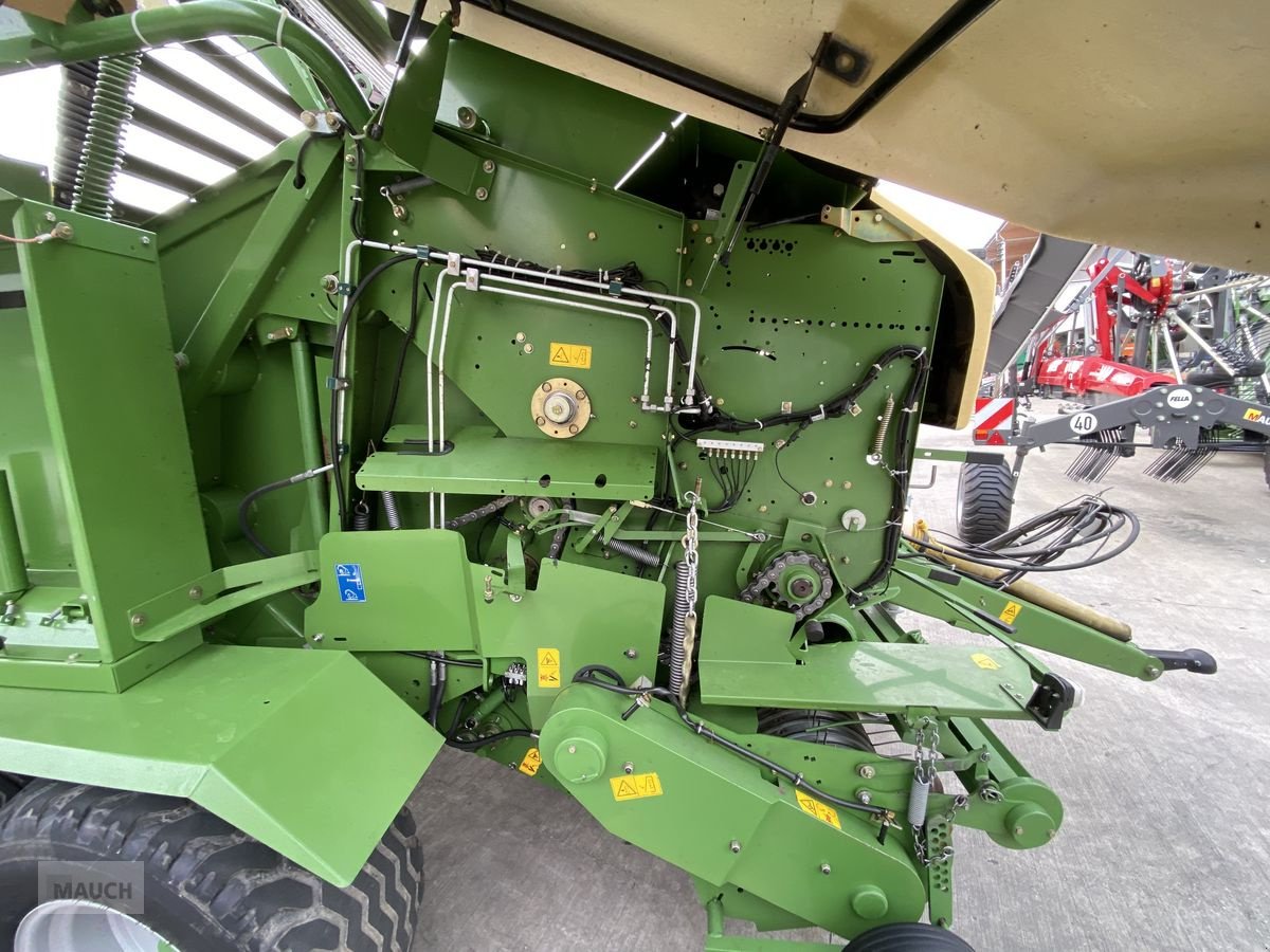 Rundballenpresse des Typs Krone Comprima CF 155 XC, Gebrauchtmaschine in Burgkirchen (Bild 14)