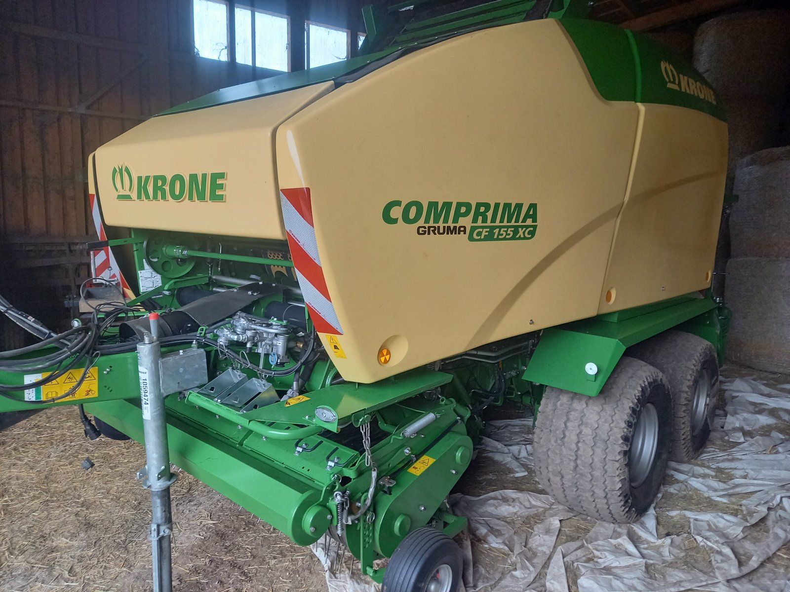 Rundballenpresse des Typs Krone Comprima CF 155 XC, Gebrauchtmaschine in Altenmünster (Bild 2)