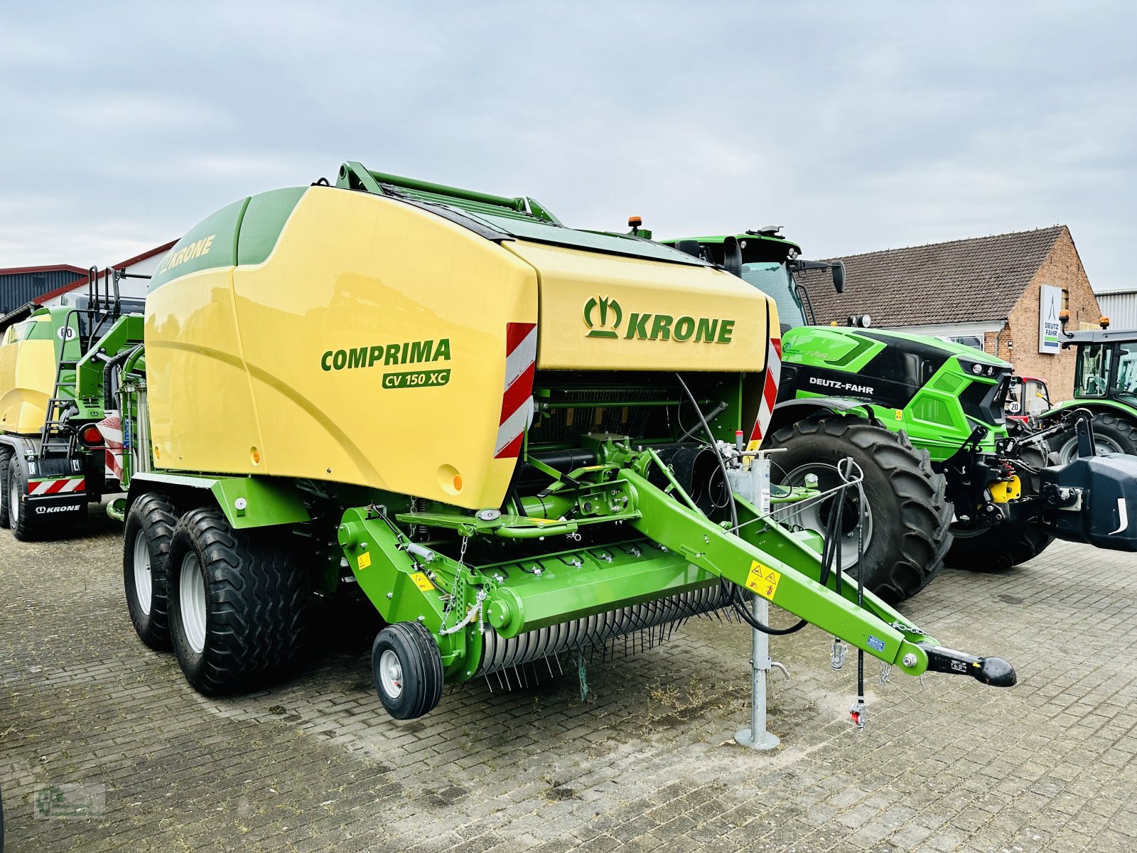 Rundballenpresse des Typs Krone Comprima CV 150 XC, Neumaschine in Karstädt (Bild 2)