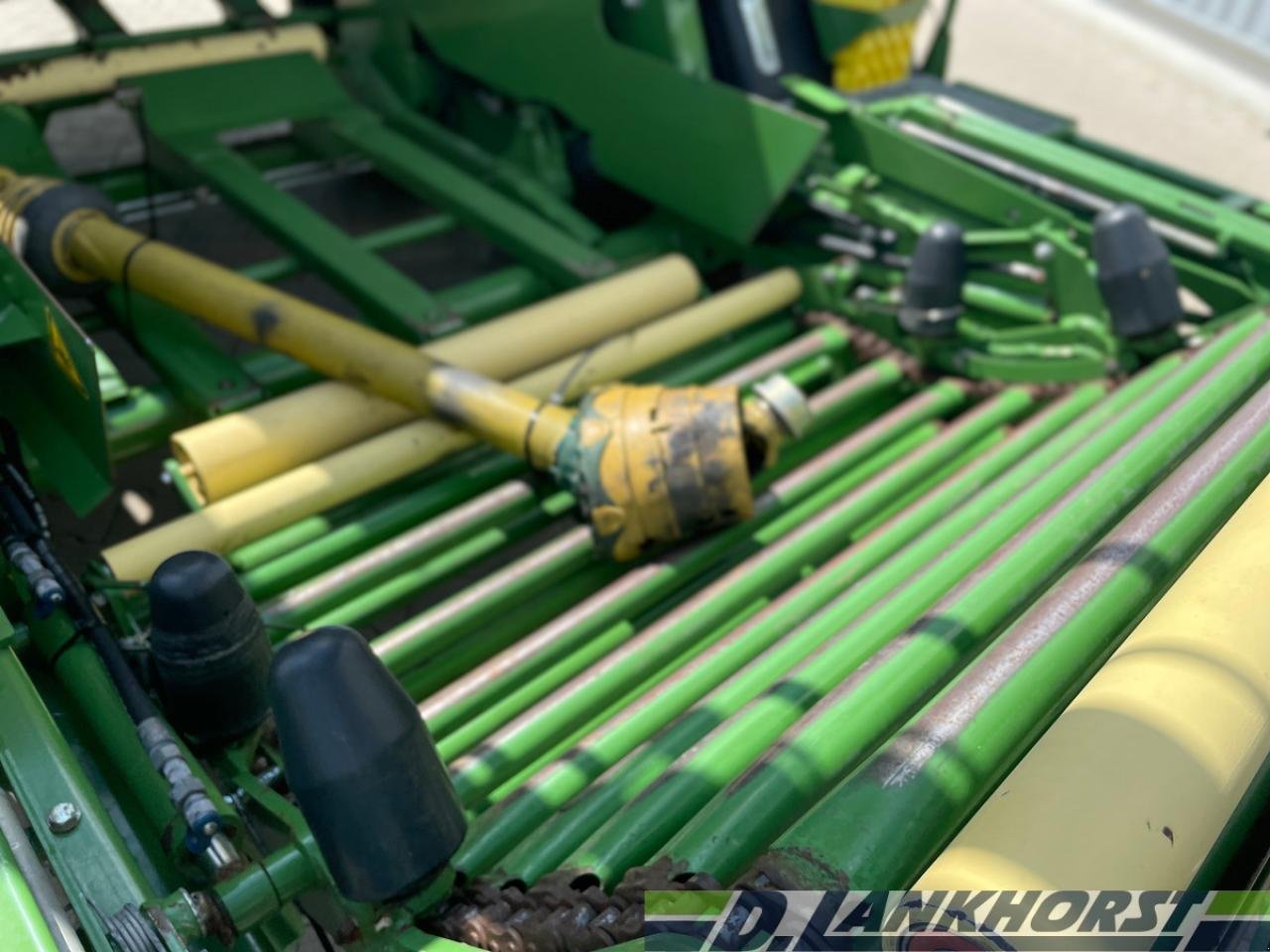 Rundballenpresse tip Krone Comprima CV 150 XC, Gebrauchtmaschine in Neuenhaus (Poză 15)