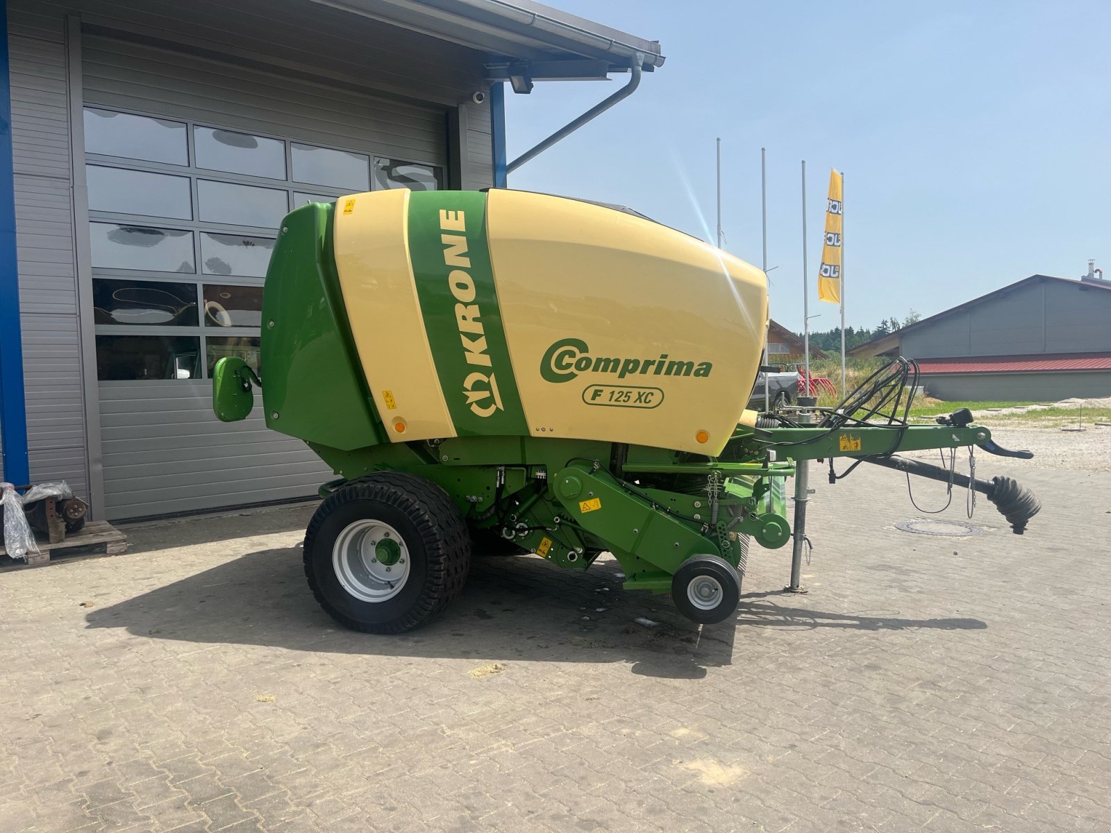 Rundballenpresse tip Krone Comprima F 125 XC, Gebrauchtmaschine in Tuntenhausen (Poză 1)