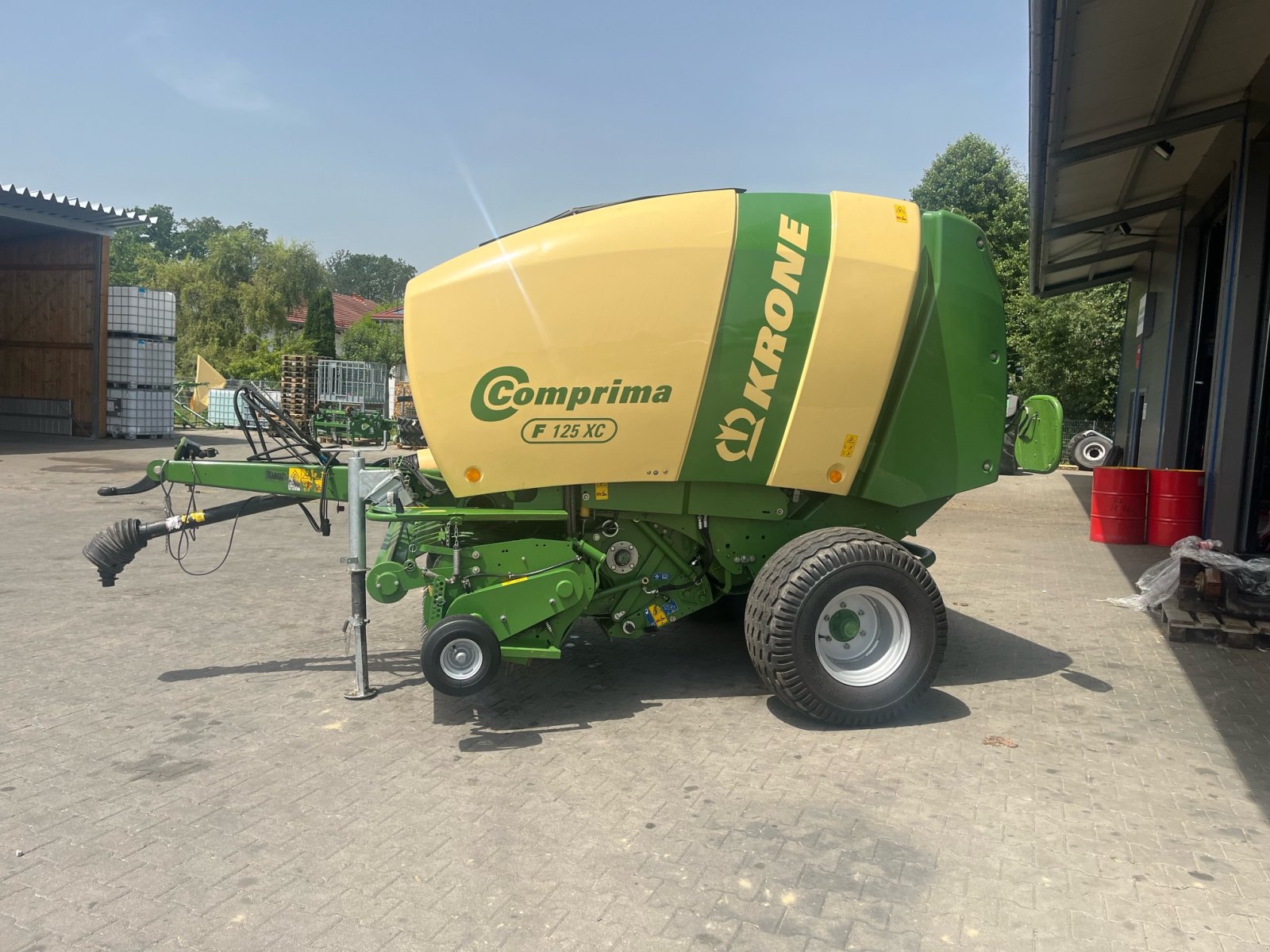 Rundballenpresse tip Krone Comprima F 125 XC, Gebrauchtmaschine in Tuntenhausen (Poză 3)