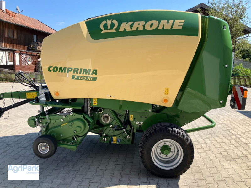 Rundballenpresse des Typs Krone COMPRIMA F 125 XC, Neumaschine in Kirchdorf