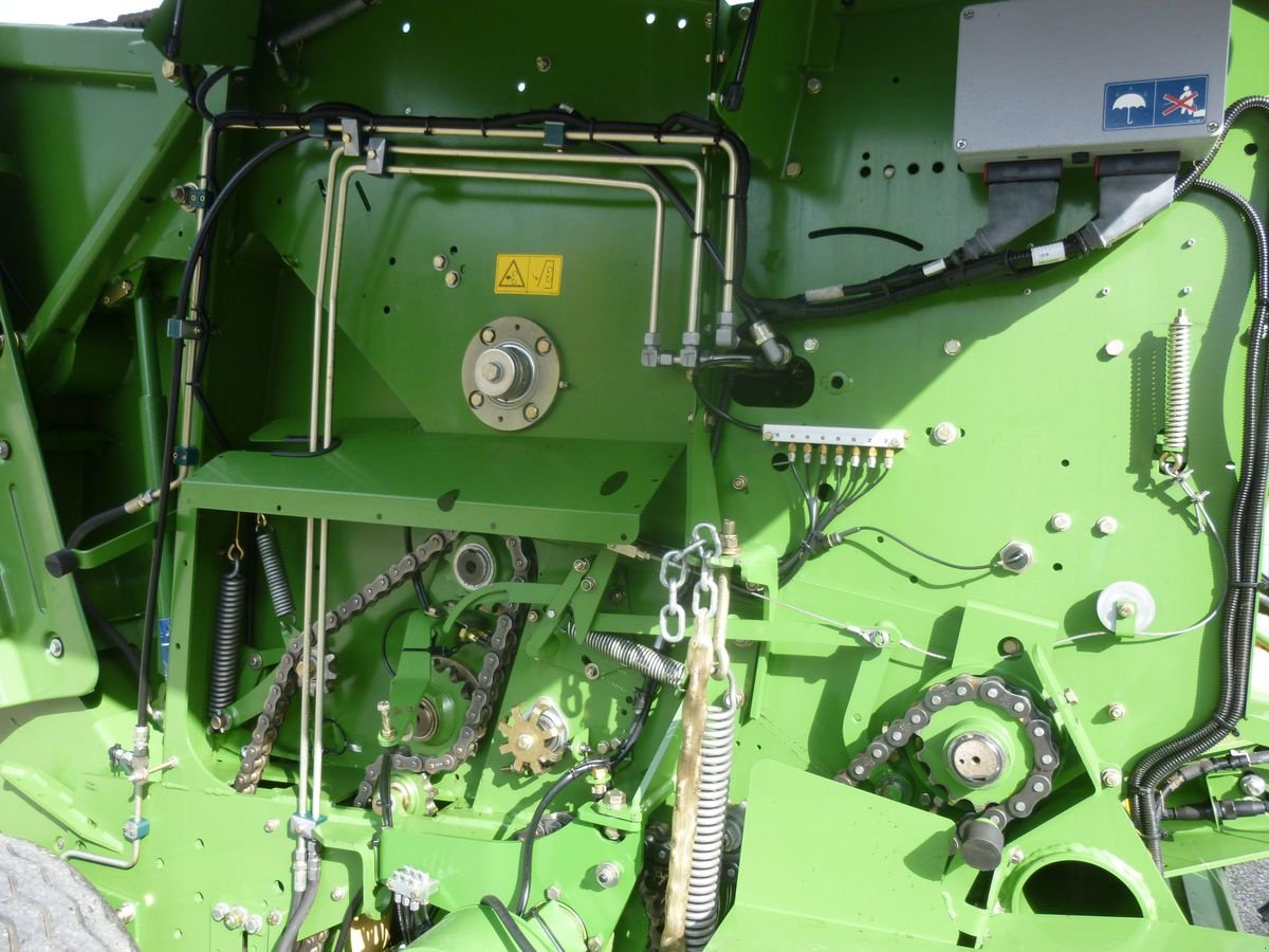 Rundballenpresse tip Krone Comprima F 125 XC, Gebrauchtmaschine in Epfach  (Poză 4)