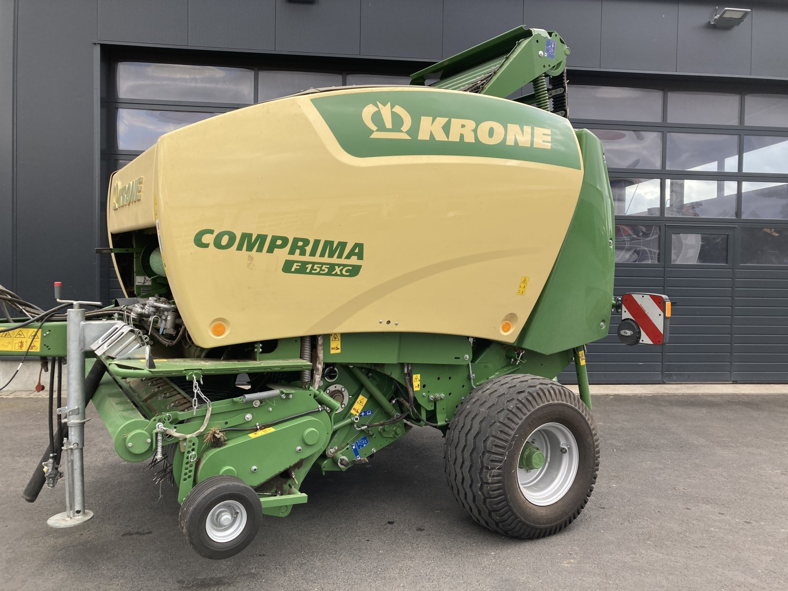 Rundballenpresse του τύπου Krone Comprima F 155 XC, Gebrauchtmaschine σε Wülfershausen an der Saale (Φωτογραφία 5)