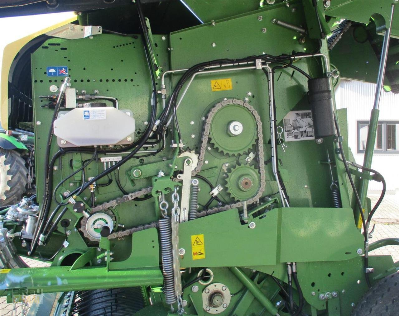 Rundballenpresse van het type Krone Comprima F 155 XC, Gebrauchtmaschine in Cham (Foto 10)