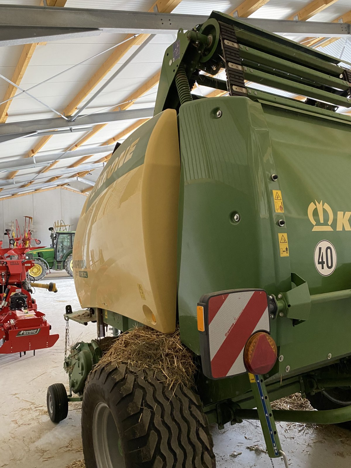 Rundballenpresse tip Krone Comprima F 155 XC, Gebrauchtmaschine in Eitensheim (Poză 4)