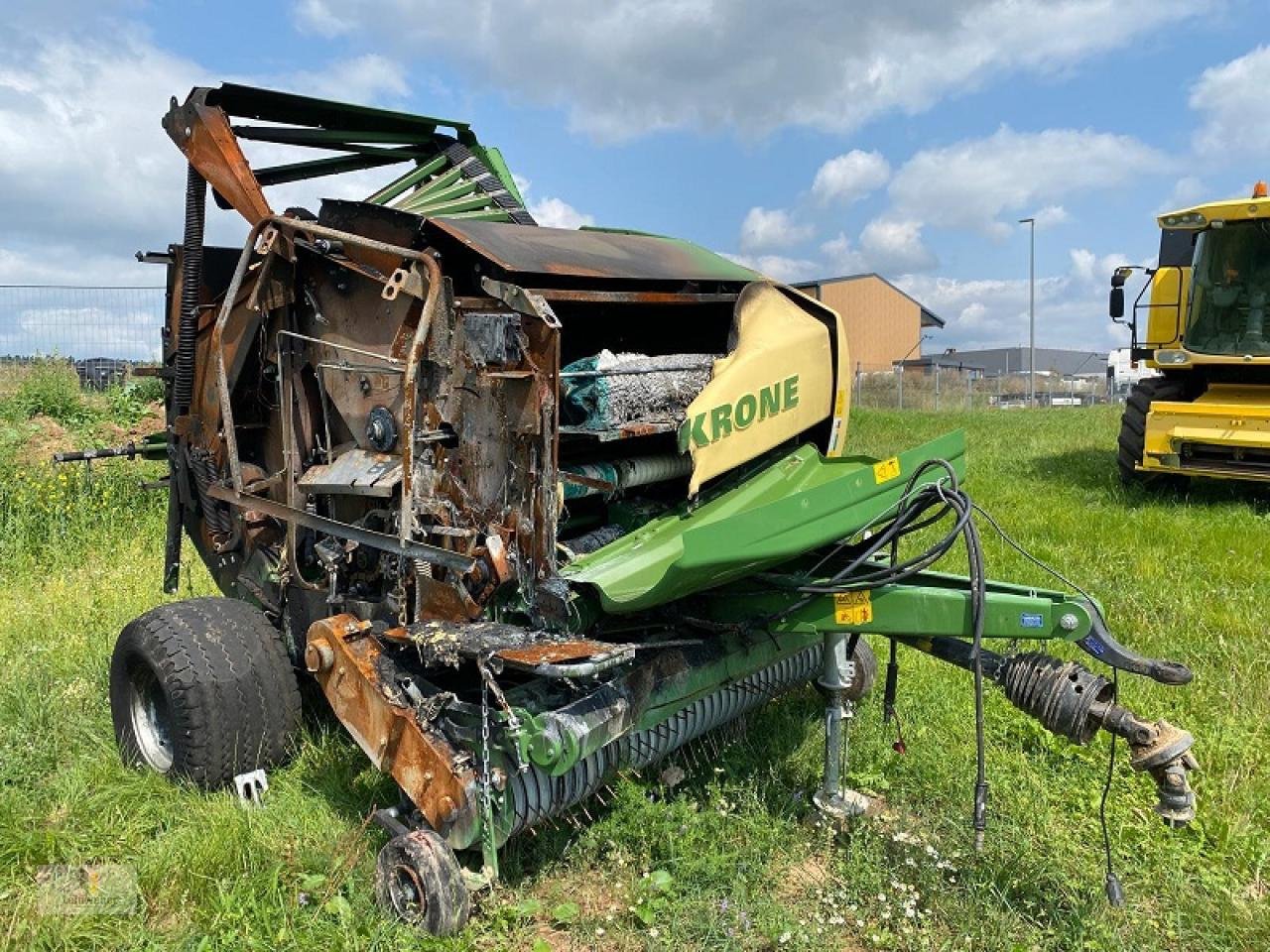 Rundballenpresse typu Krone Comprima F 155 XC, Gebrauchtmaschine v Neuhof - Dorfborn (Obrázok 2)