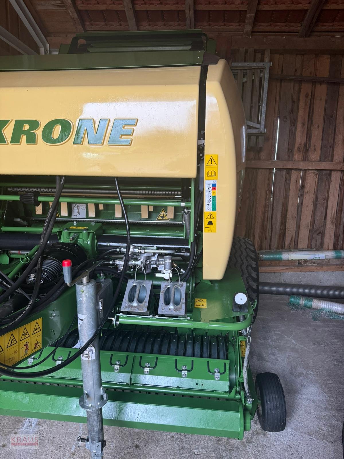 Rundballenpresse van het type Krone Comprima F 155 XC, Gebrauchtmaschine in Geiersthal (Foto 3)