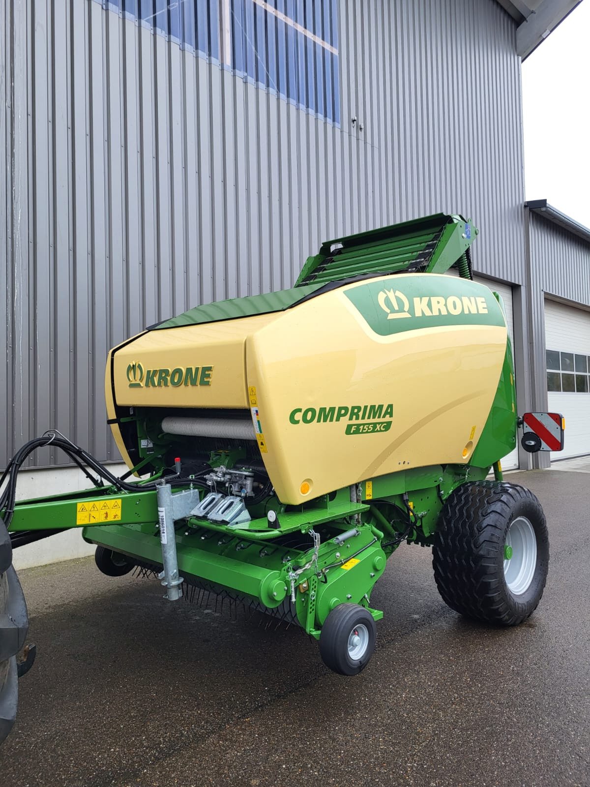 Rundballenpresse tip Krone Comprima F 155 XC, Gebrauchtmaschine in Nellingen (Poză 5)