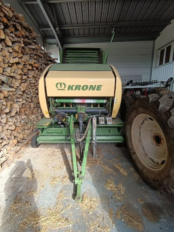 Rundballenpresse des Typs Krone Comprima F155, Gebrauchtmaschine in LEVIER (Bild 1)