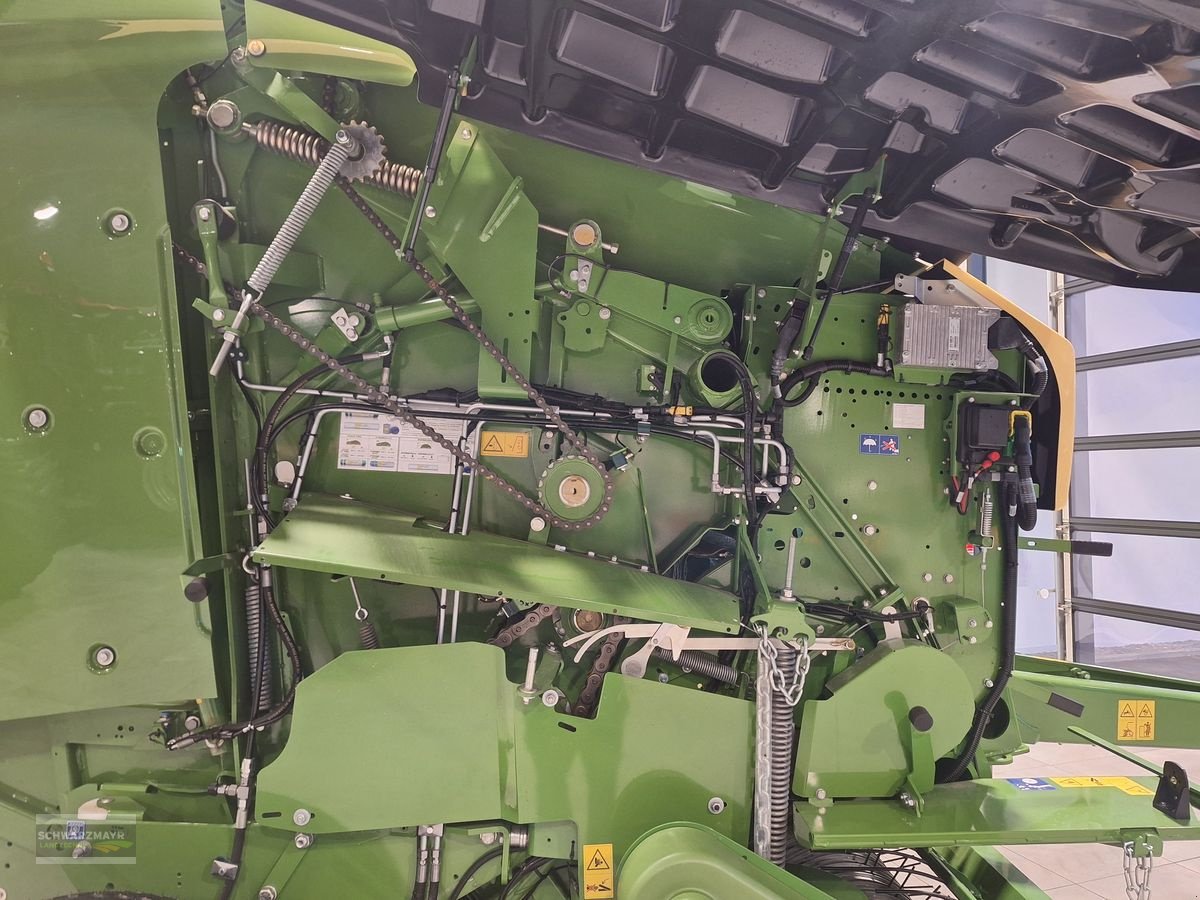 Rundballenpresse van het type Krone Comprima V 150 XC PLUS, Neumaschine in Gampern (Foto 15)