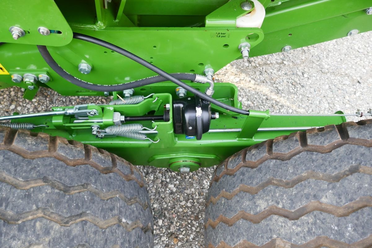 Rundballenpresse tip Krone Comprima V 150 XC X-treme, Gebrauchtmaschine in Villach (Poză 13)