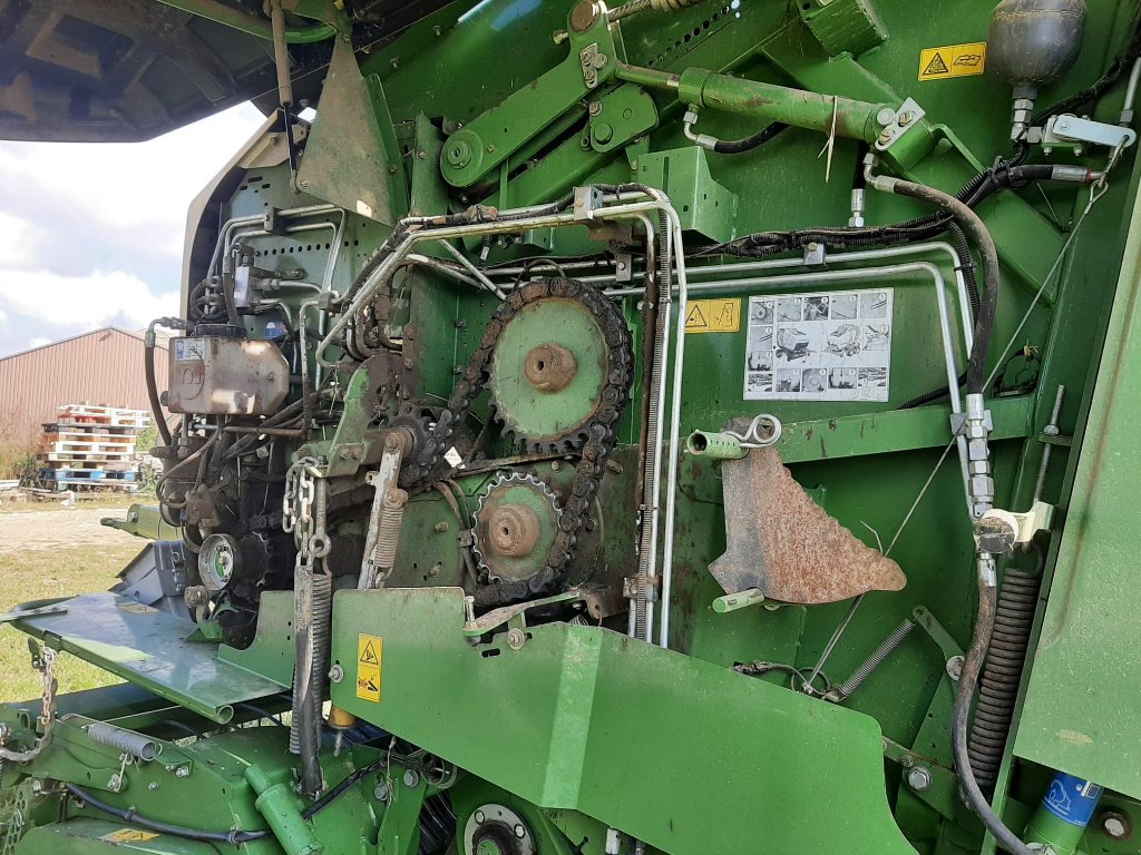 Rundballenpresse tip Krone Comprima V 150 XC, Gebrauchtmaschine in CREZANCY EN SANCERRE (Poză 5)