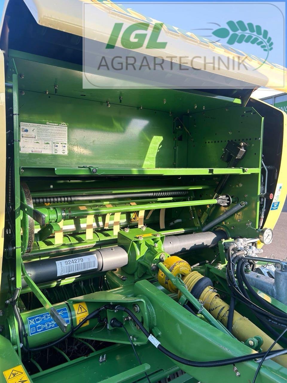 Rundballenpresse des Typs Krone Comprima V 150 XC, Gebrauchtmaschine in Nabburg (Bild 12)