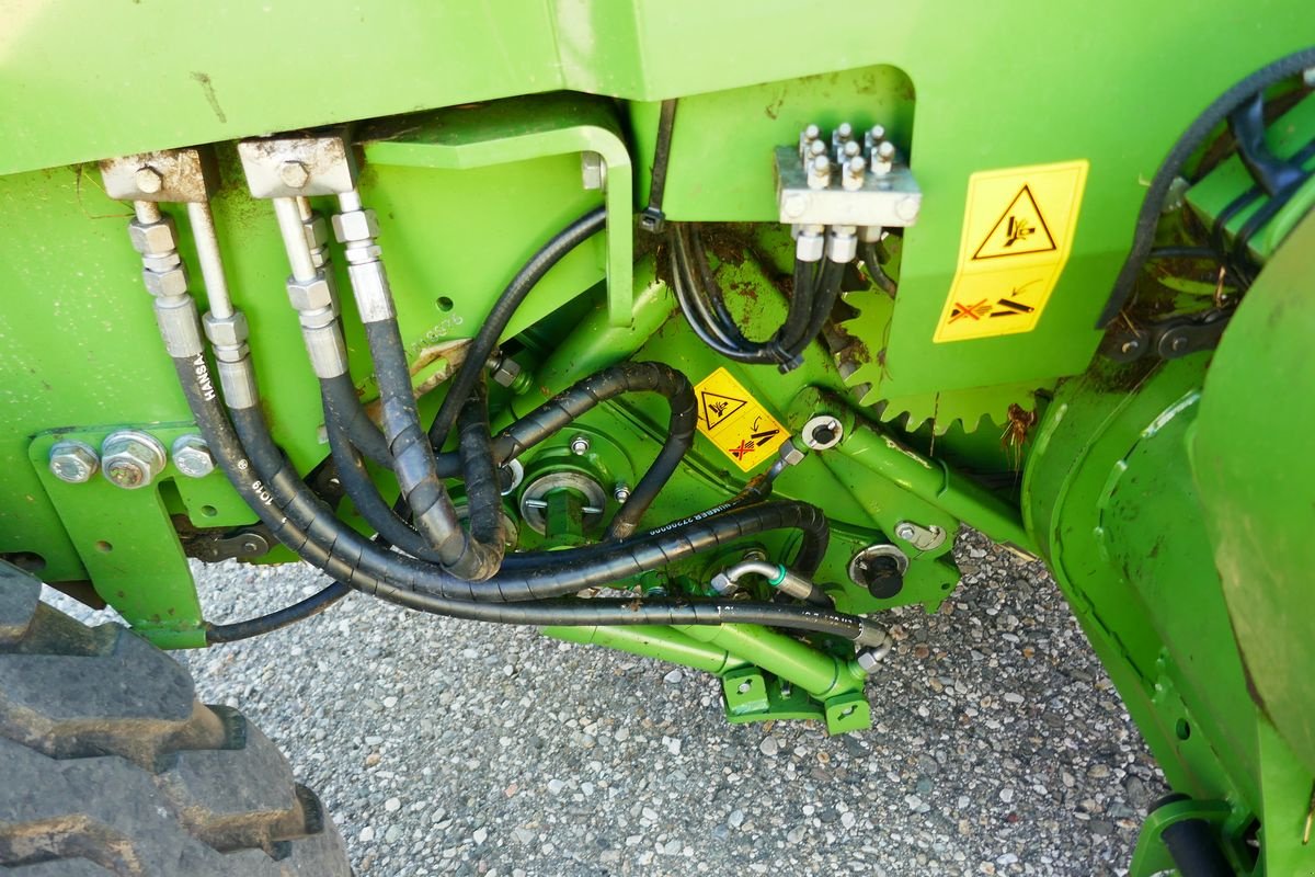 Rundballenpresse tip Krone Comprima V 150 XC, Gebrauchtmaschine in Villach (Poză 10)