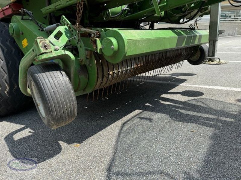 Rundballenpresse van het type Krone Comprima   V 150 XC, Gebrauchtmaschine in Münzkirchen (Foto 11)