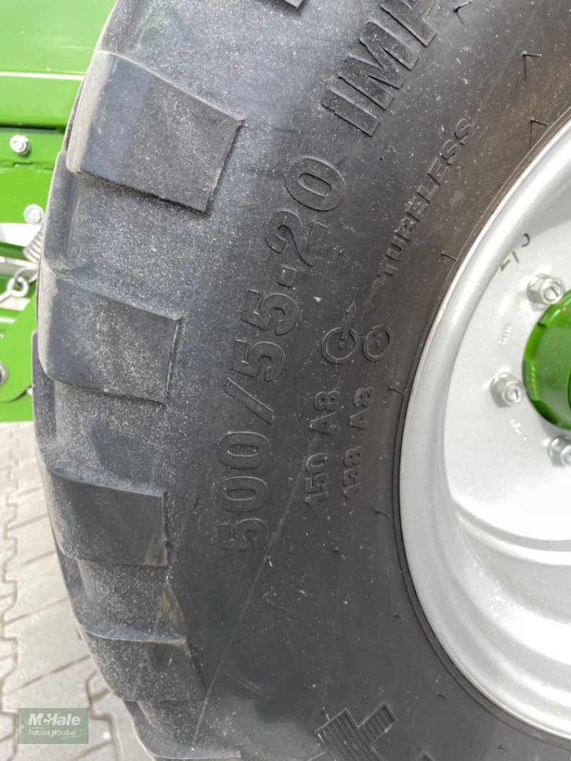 Rundballenpresse tip Krone Comprima V 180 XC, Gebrauchtmaschine in Borgholzhausen (Poză 12)