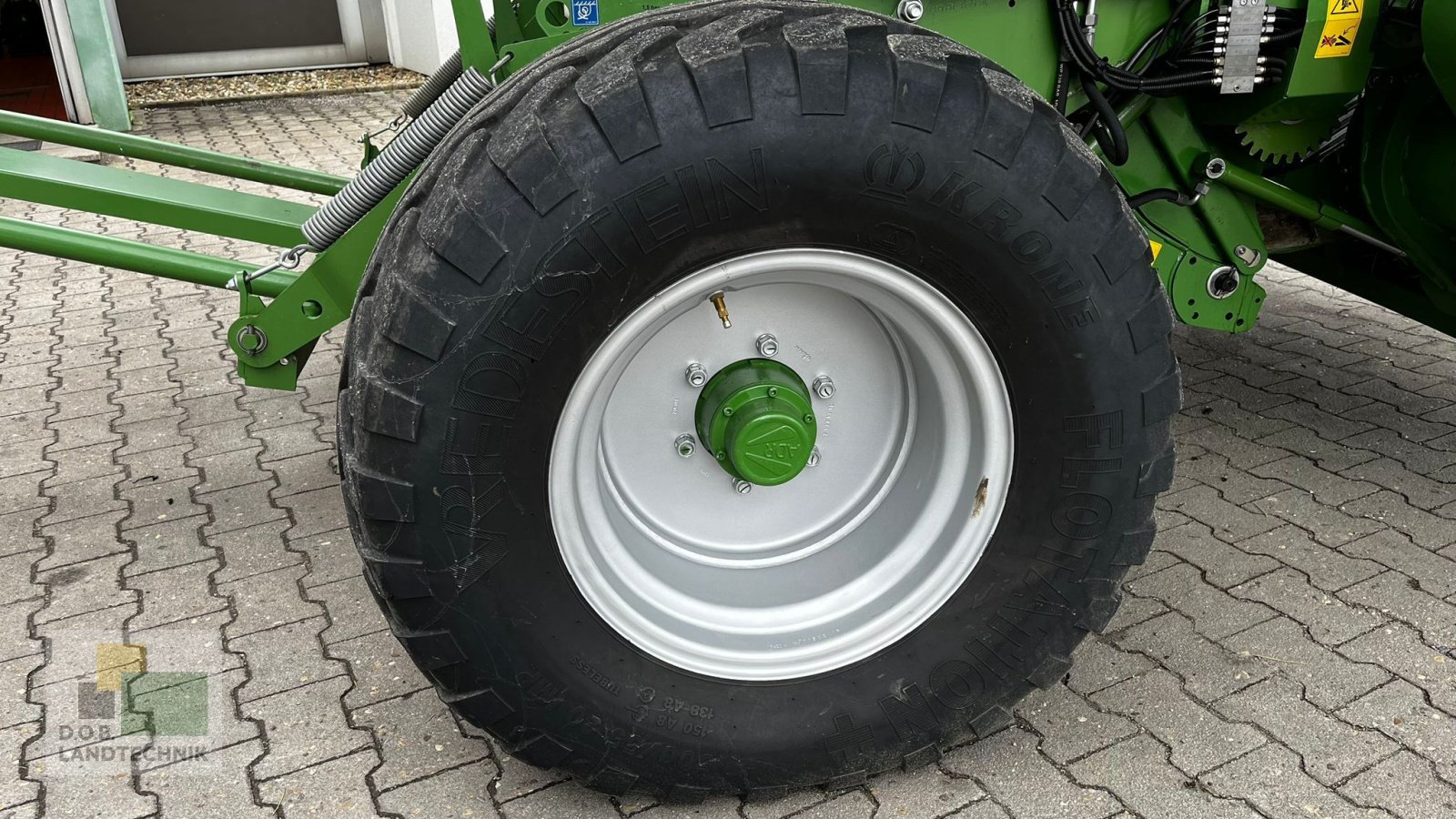 Rundballenpresse tip Krone Comprima V 180 XC, Gebrauchtmaschine in Regensburg (Poză 15)