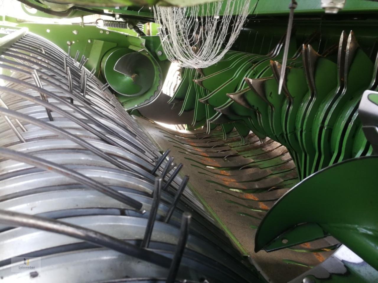 Rundballenpresse of the type Krone Comprima V 210 XC, Gebrauchtmaschine in Neuhof - Dorfborn (Picture 7)