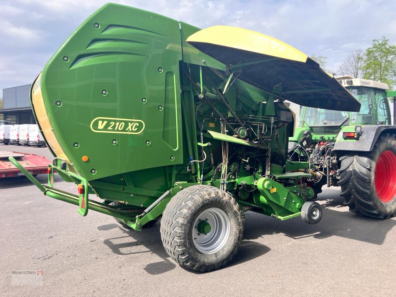 Rundballenpresse van het type Krone Comprima V 210 XC, Gebrauchtmaschine in Tönisvorst (Foto 3)