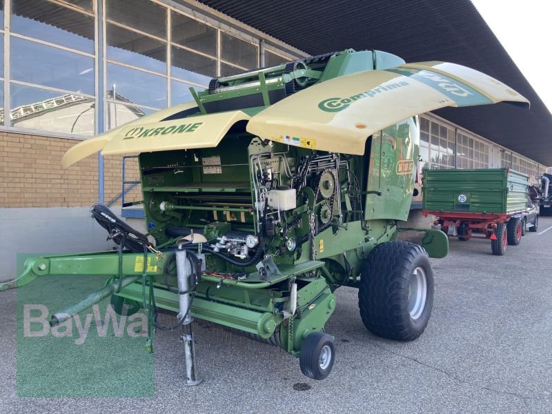 Rundballenpresse tip Krone Comprima V180 XC, Gebrauchtmaschine in Obertraubling (Poză 3)