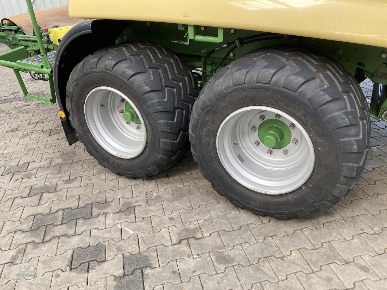 Rundballenpresse tip Krone CV 150 XC Xtreme, Gebrauchtmaschine in Spelle (Poză 4)