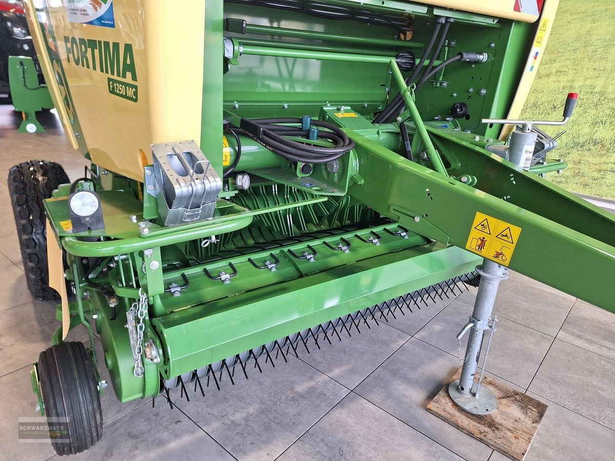 Rundballenpresse tip Krone Fortima F 1250 MC HY, Neumaschine in Gampern (Poză 10)