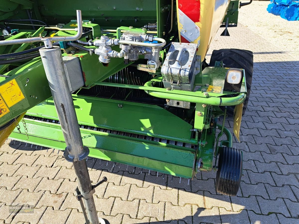 Rundballenpresse del tipo Krone Fortima V 1500 MC mit DL-Bremse, Gebrauchtmaschine en Aurolzmünster (Imagen 10)