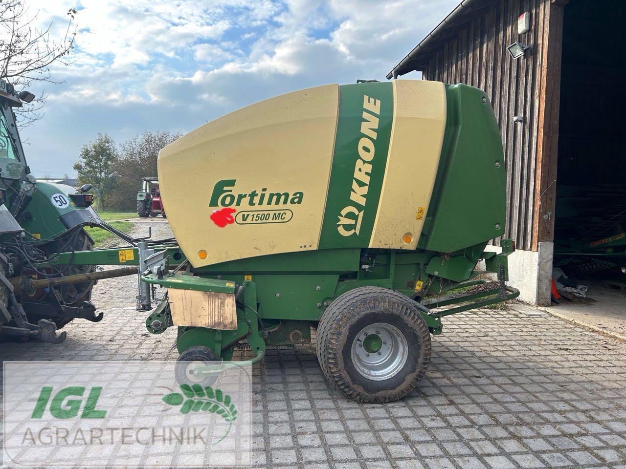 Rundballenpresse des Typs Krone Fortima V 1500 MC, Gebrauchtmaschine in Nabburg (Bild 1)