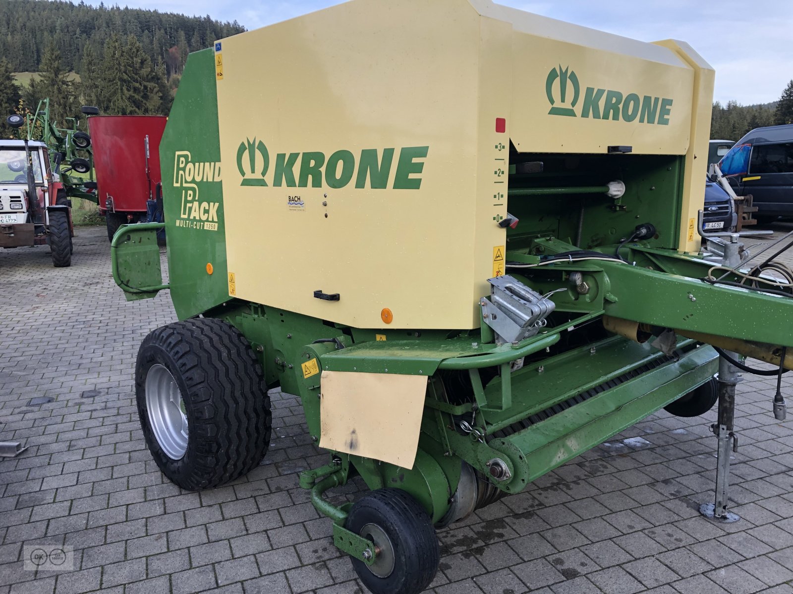 Rundballenpresse типа Krone RP1250, Gebrauchtmaschine в Titisee-Neustadt (Фотография 4)