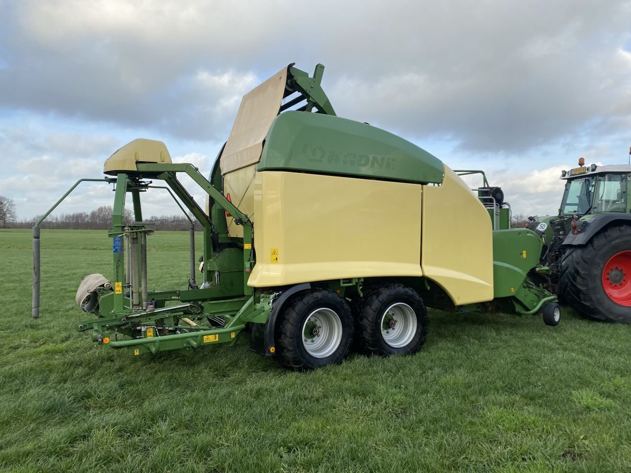 Rundballenpresse tip Krone Ultima CF 155 XC, Gebrauchtmaschine in Leusden (Poză 5)