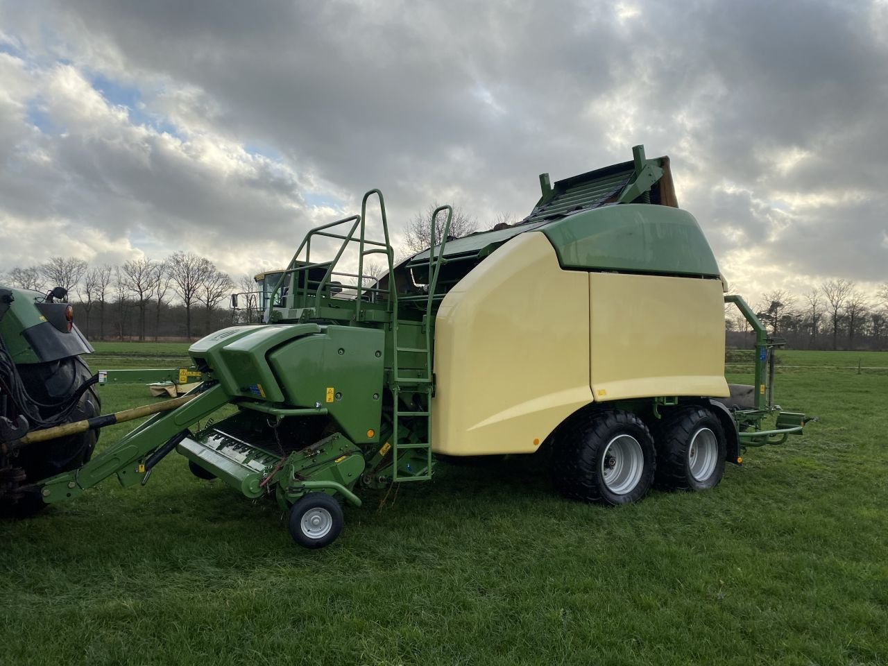 Rundballenpresse tip Krone Ultima CF 155 XC, Gebrauchtmaschine in Leusden (Poză 8)