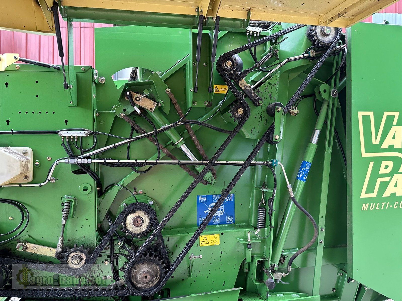 Rundballenpresse del tipo Krone Vario Pack 1500 MC, Gebrauchtmaschine In Ellerdorf (Immagine 4)