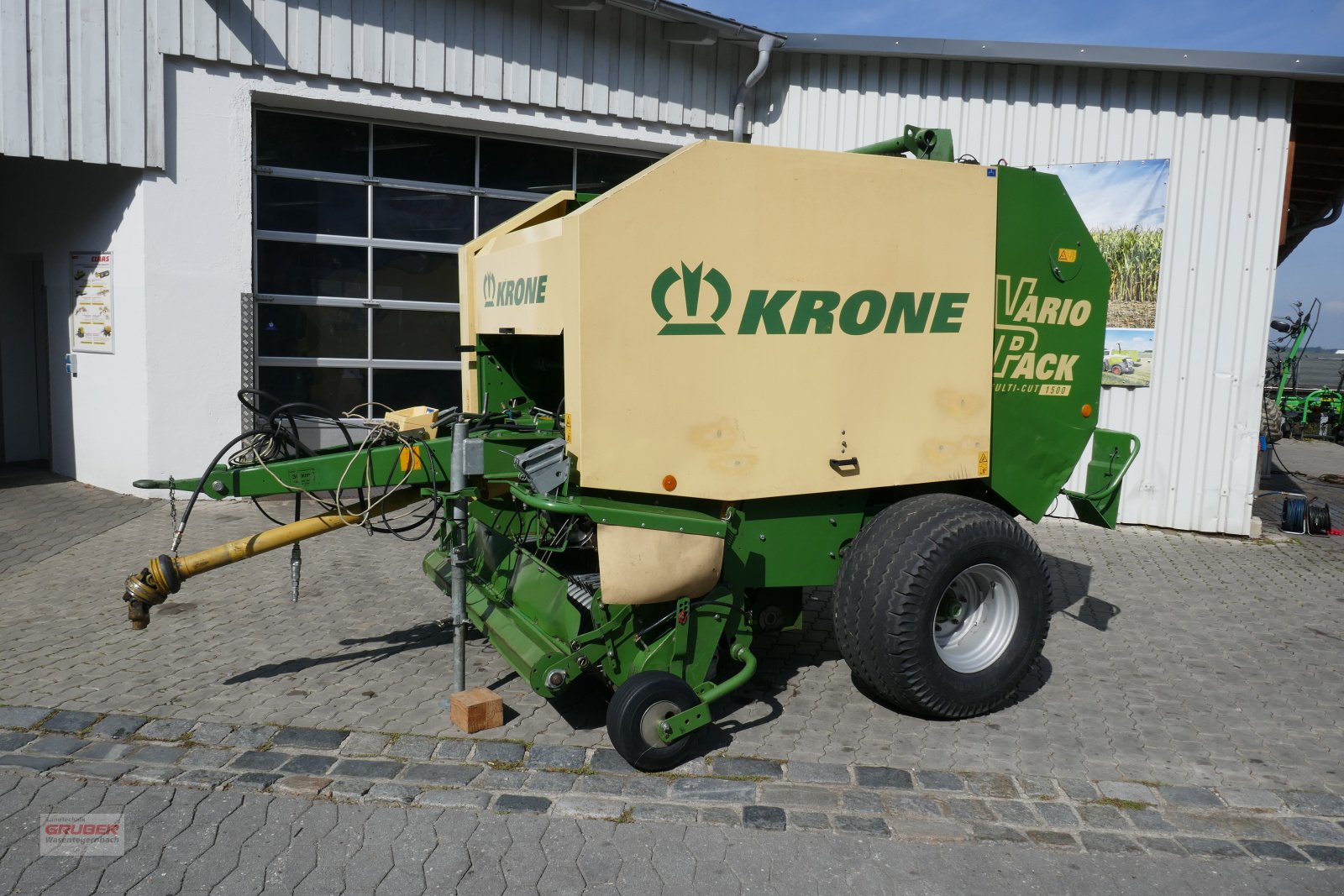 Rundballenpresse van het type Krone Vario Pack Multi-Cut 1500, Gebrauchtmaschine in Dorfen (Foto 1)