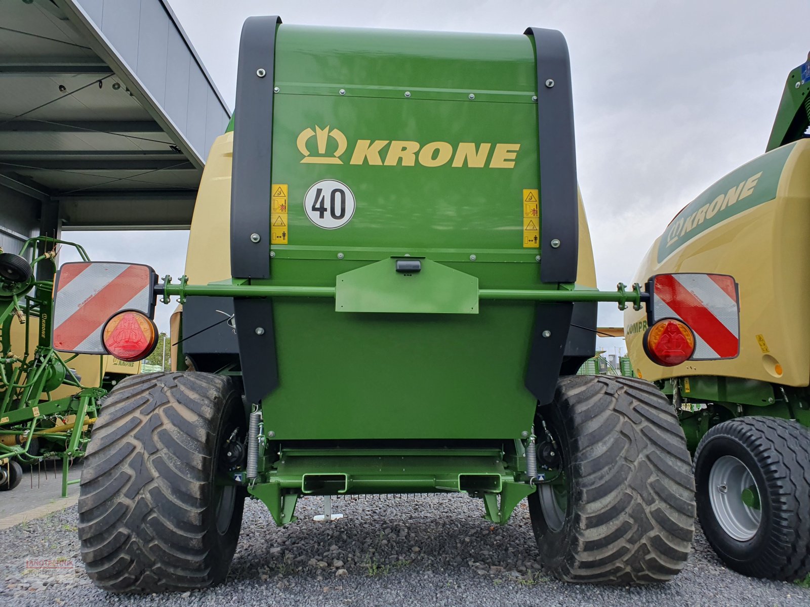 Rundballenpresse van het type Krone VariPack V 190 XC Plus, Neumaschine in Kirkel-Altstadt (Foto 3)