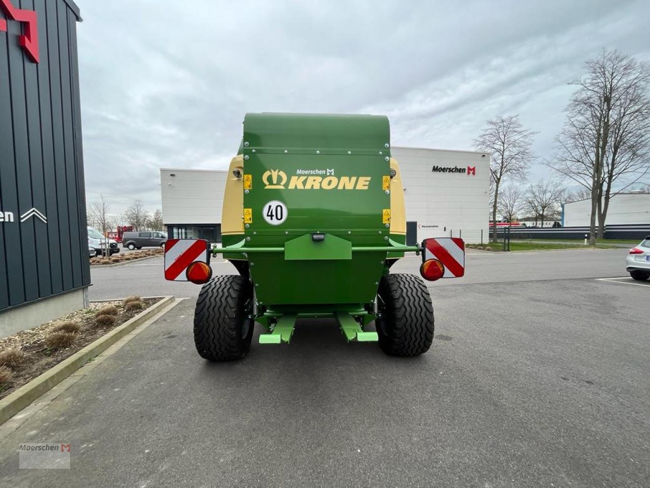 Rundballenpresse of the type Krone VariPack V 190 XC, Neumaschine in Tönisvorst (Picture 4)