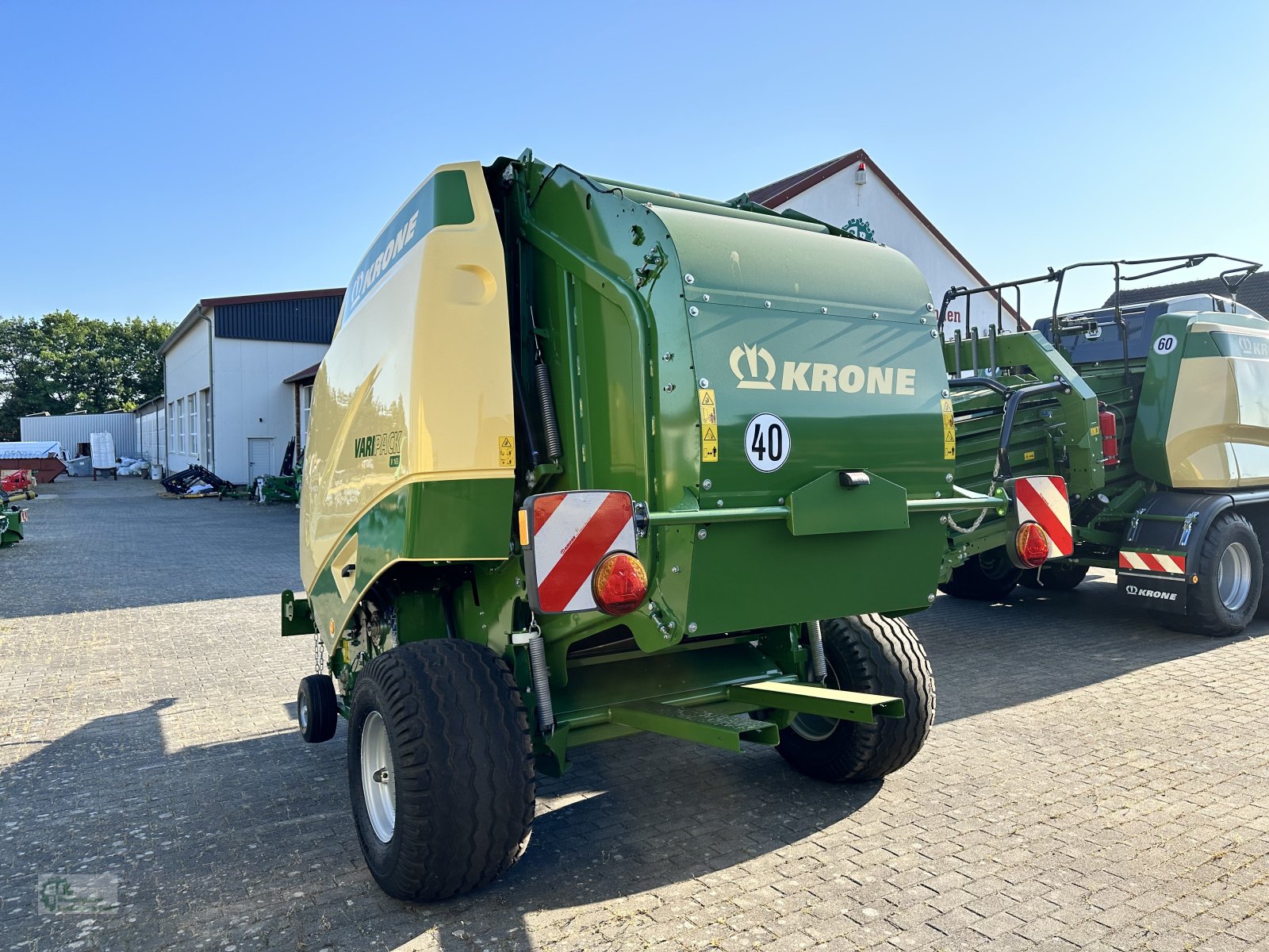 Rundballenpresse van het type Krone VariPack V165, Neumaschine in Karstädt (Foto 3)