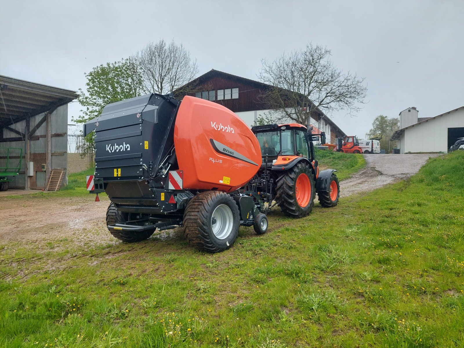 Rundballenpresse of the type Kubota BV 5160, Neumaschine in Schweitenkirchen (Picture 3)