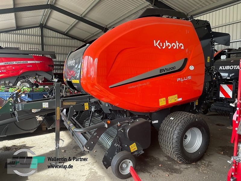 Rundballenpresse des Typs Kubota BV5200 SC14 Plus, Neumaschine in Wesenberg (Bild 5)