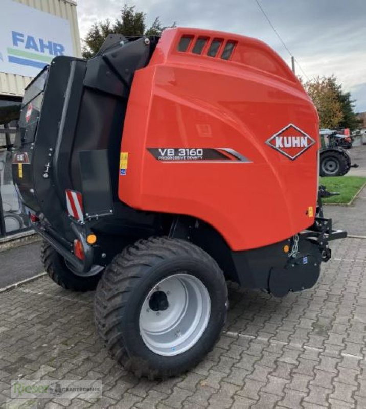 Rundballenpresse of the type Kuhn 3160 OC 14 Rundballenpresse 14 Messer, variabler Ballendurchmesser 80-160 cm Sonderpreis, Neumaschine in Nördlingen (Picture 4)