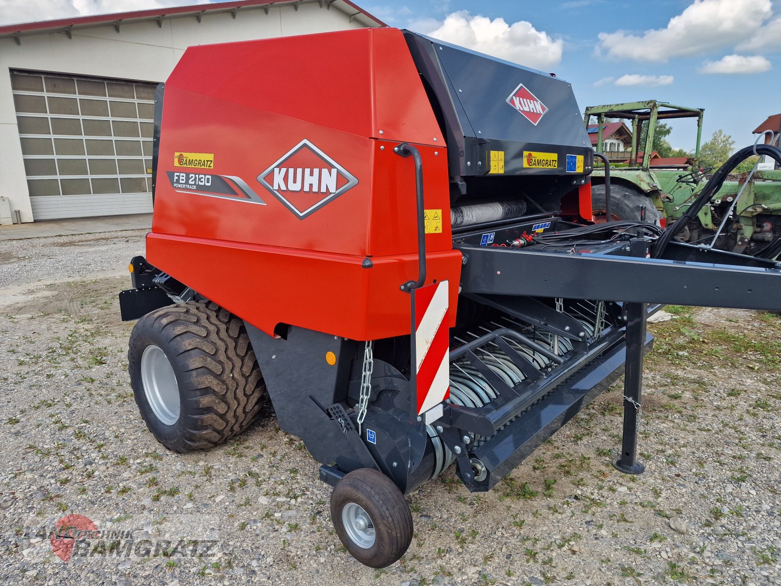 Rundballenpresse of the type Kuhn FB 2130, Neumaschine in Eberfing (Picture 1)