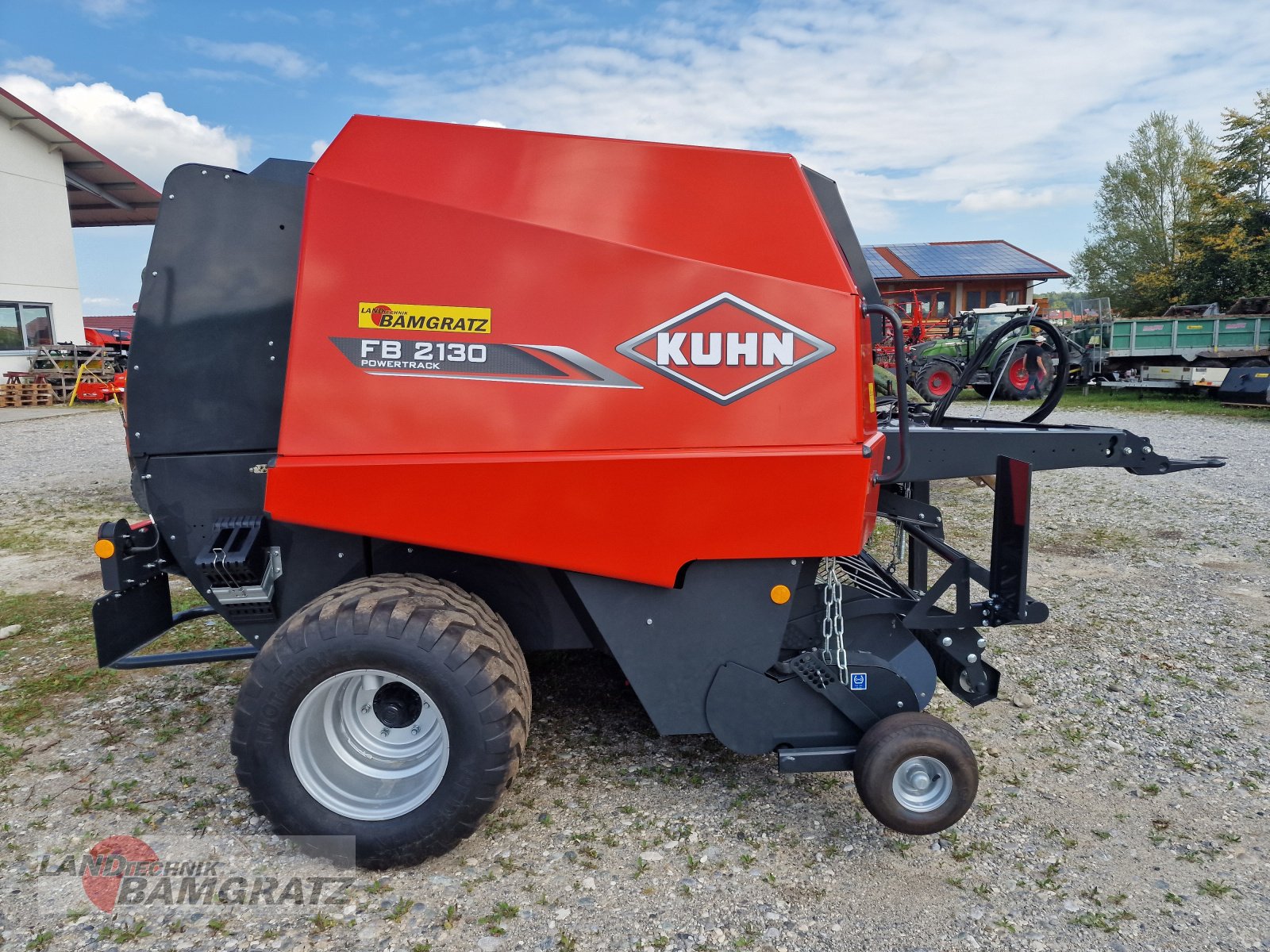 Rundballenpresse of the type Kuhn FB 2130, Neumaschine in Eberfing (Picture 2)