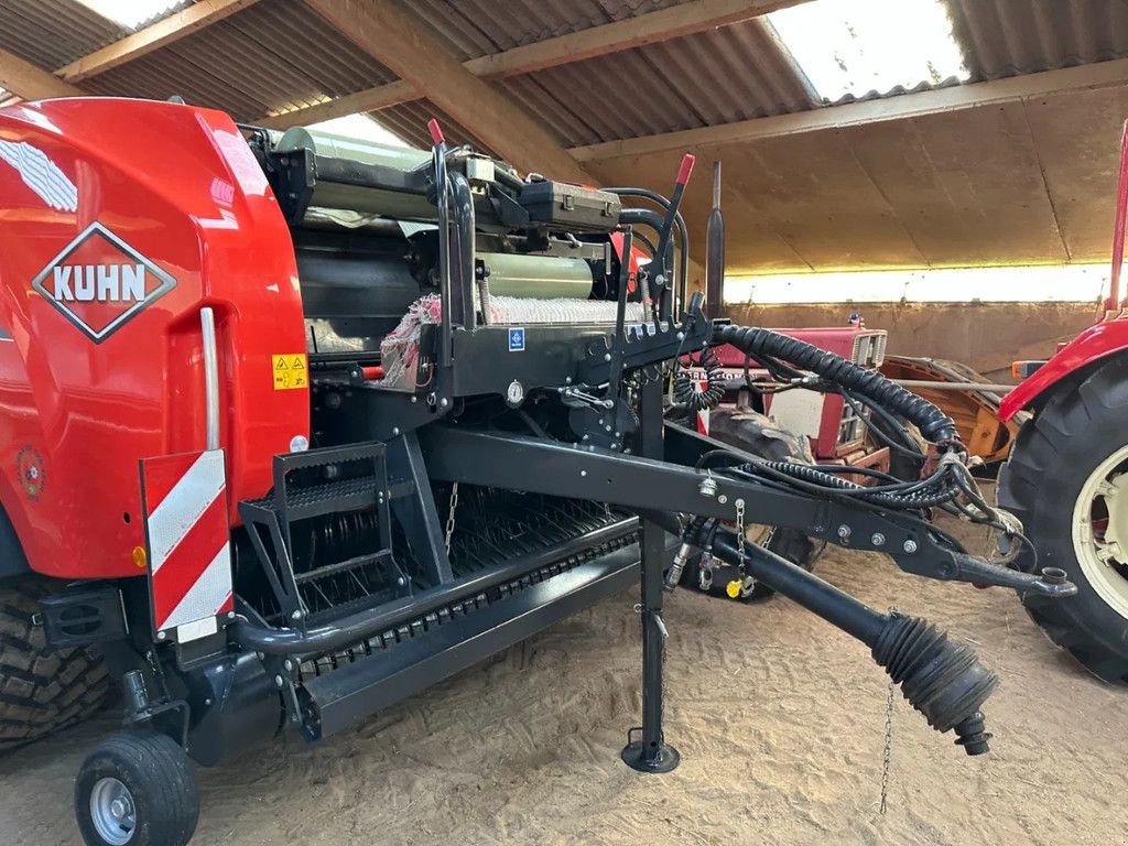 Rundballenpresse del tipo Kuhn FBP 3135, Gebrauchtmaschine In BENNEKOM (Immagine 2)